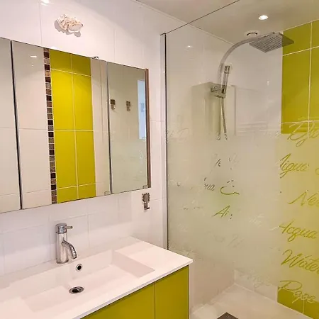 Charmante Entièrement Rénovée, Dans Le Centre Du Village Villa *