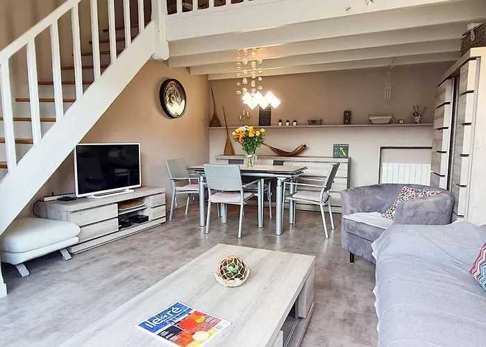 Charmante Entièrement Rénovée, Dans Le Centre Du Village Villa