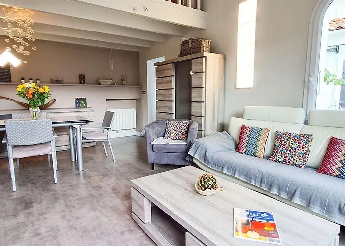 Charmante Entièrement Rénovée, Dans Le Centre Du Village La Couarde-sur-Mer